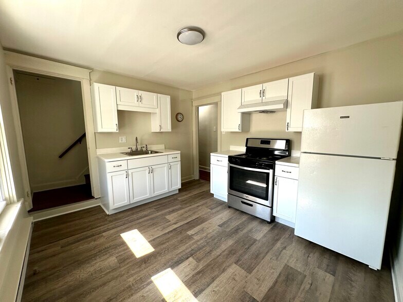 Kitchen - 415 9th St