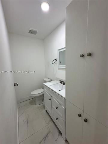 Building Photo - 380 W 32nd St