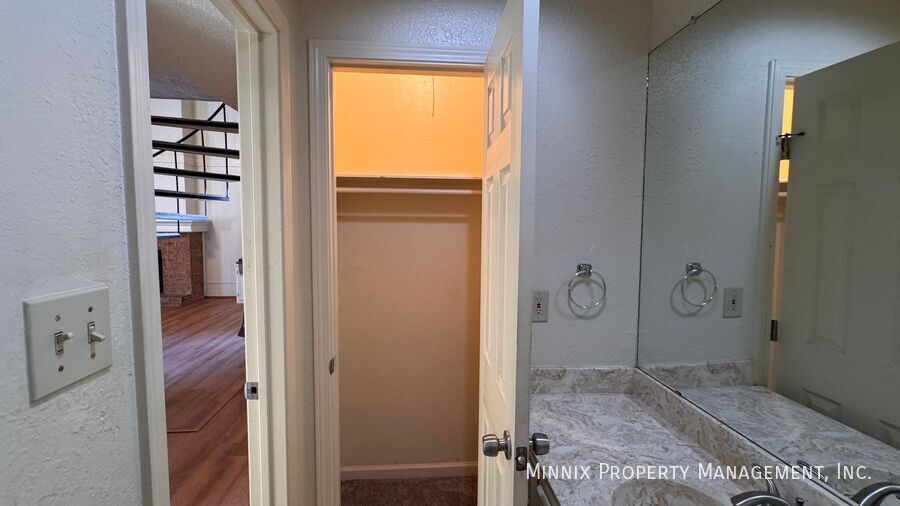 Building Photo - 4410 75th Dr