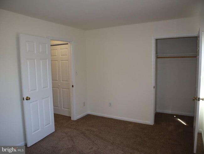 Building Photo - 1007 Kent Ave