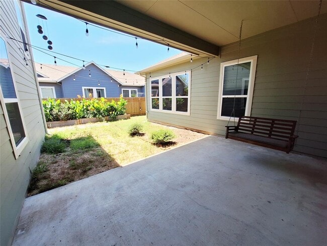 Building Photo - 7800 Hillock Terrace