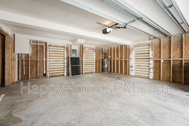 Building Photo - 5 Iron Frg Aly