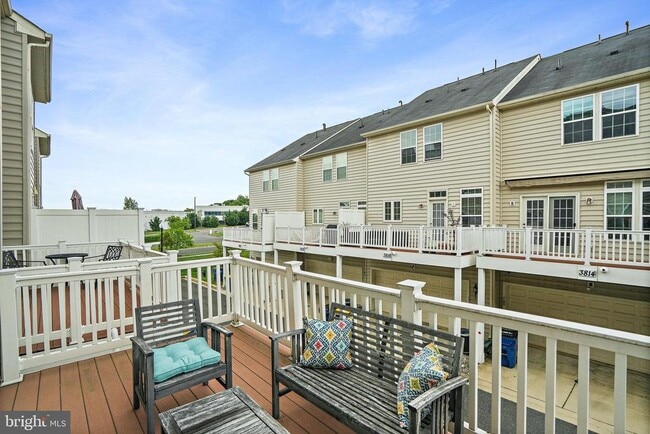 Building Photo - 3825 Commodore Joshua Barney Dr NE