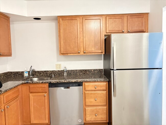 Building Photo - 1104 Castilian Ct