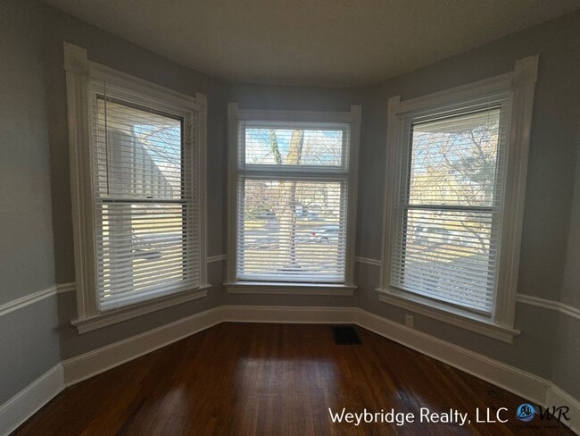 Building Photo - 8402 Curzon Ave