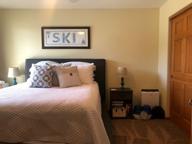 Building Photo - Spacious 2-Bedroom, 2-Bathroom Plus Loft C...