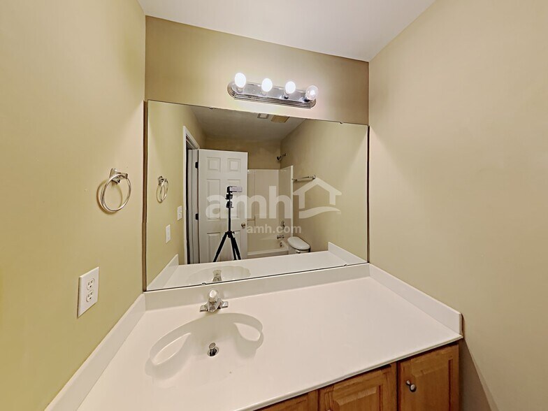 Building Photo - 13504 Armour Ridge Dr