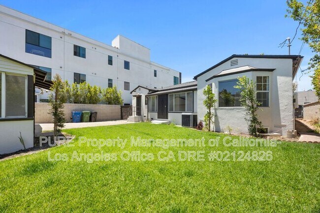 Building Photo - 1534 S Hayworth Ave