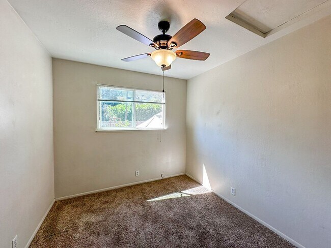 Building Photo - 5 Bedroom Home for Rent in Chico CA | Bonus Suite, Large Yard, Near Downtown & Bidwell Park