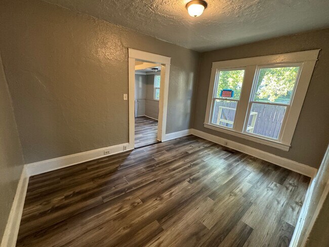 Building Photo - 1502 Larkin St