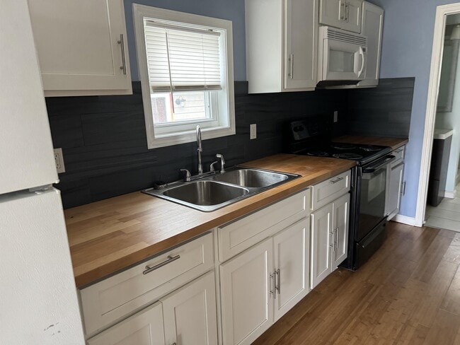 Building Photo - 633 Ohio St