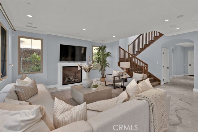 Building Photo - 67 Livia