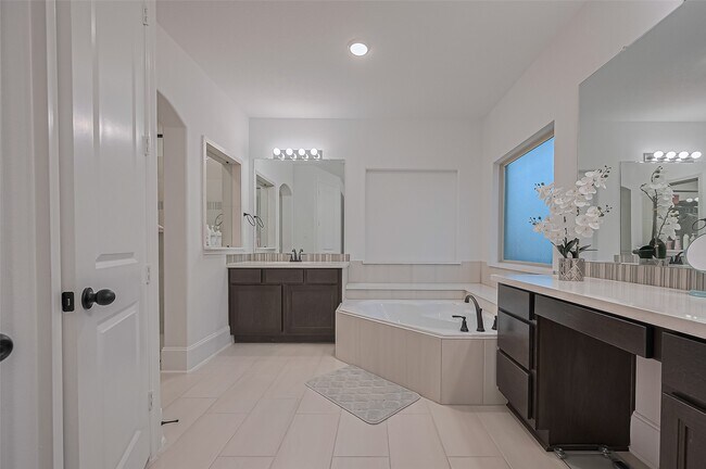 Building Photo - 9011 Bright Harbor Dr