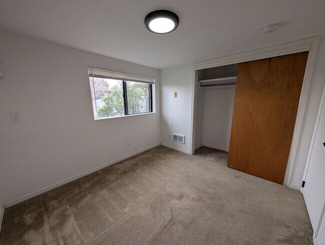 Building Photo - 1 Bedroom Pet-Friendly Casita (Plus Bonus Spaces!)