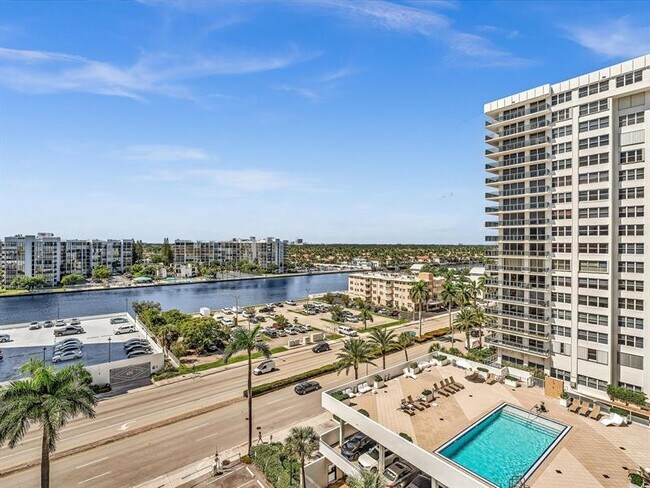 Building Photo - 3001 S Ocean Dr