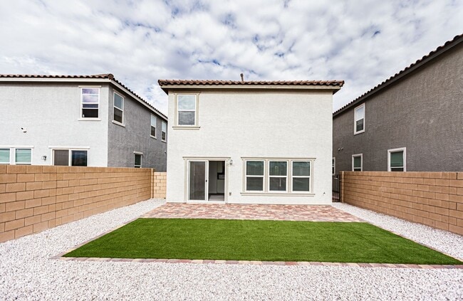 Building Photo - Beautiful 2-story home in a gated community