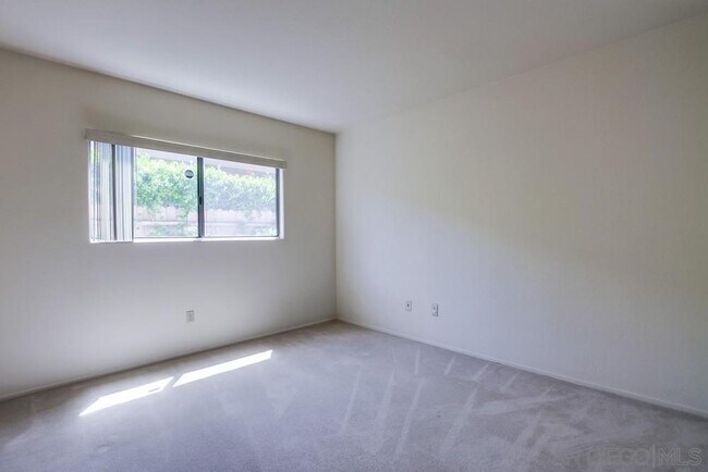 Building Photo - 11742 Avenida Sivrita