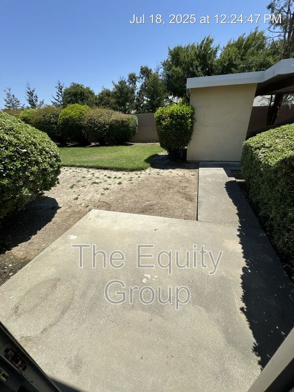 Building Photo - 1328 S Rossmoor St