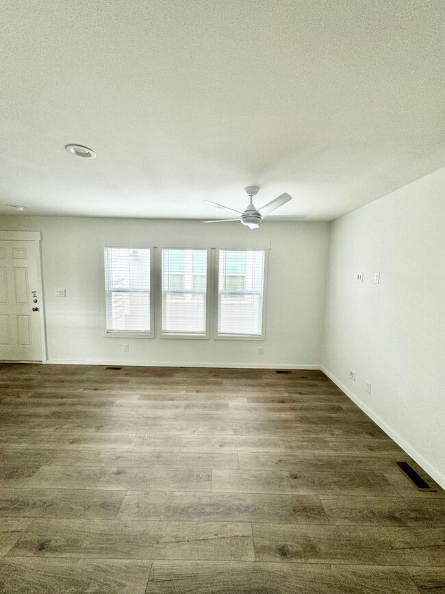Building Photo - Ready to move in 2 bed 1 bath home!