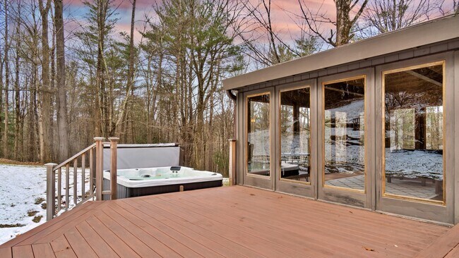 Building Photo - 14 Glendale Rd