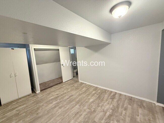 Building Photo - Beautiful 5-Bed, 2.5-Bath Home in the Heart of Spokane