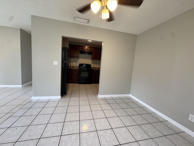 Building Photo - 3594 Almar Rd