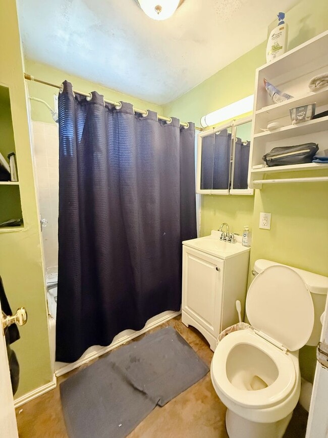 Building Photo - 1/2 OFF FIRST MONTH RENT - Available NOW