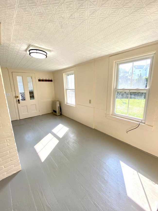 Mudroom/utility room - 12 Exeter Rd