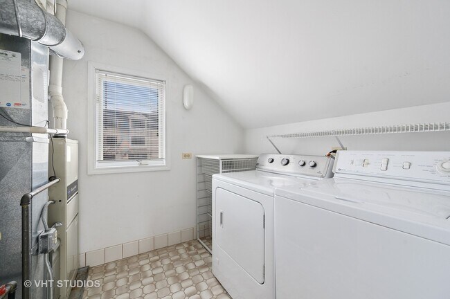 Building Photo - 1644 McGovern St