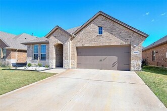 Building Photo - 3212 Peacock Ln
