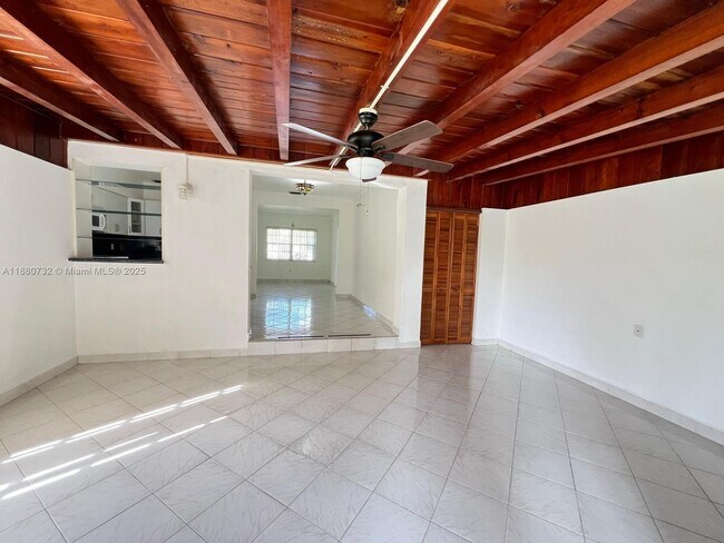 Building Photo - 2101 SW 81st Ave
