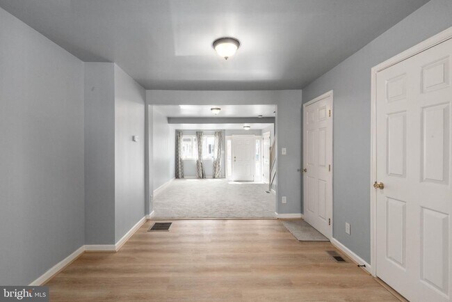 Building Photo - 6552 Parnell Ave