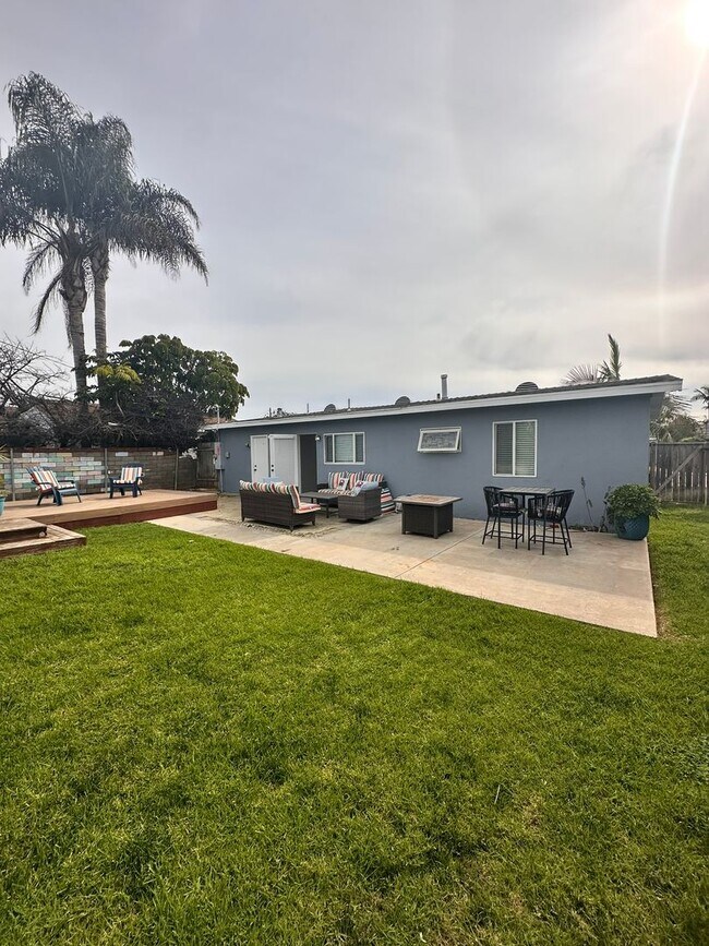 Building Photo - Don't miss out - Single family home close to the beach - LARGE yard, 2 bed 1 bath with bonus studio