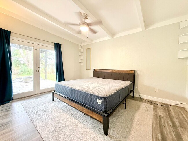 Building Photo - Charming updated 3Bedrooms 1Bath Home in p...