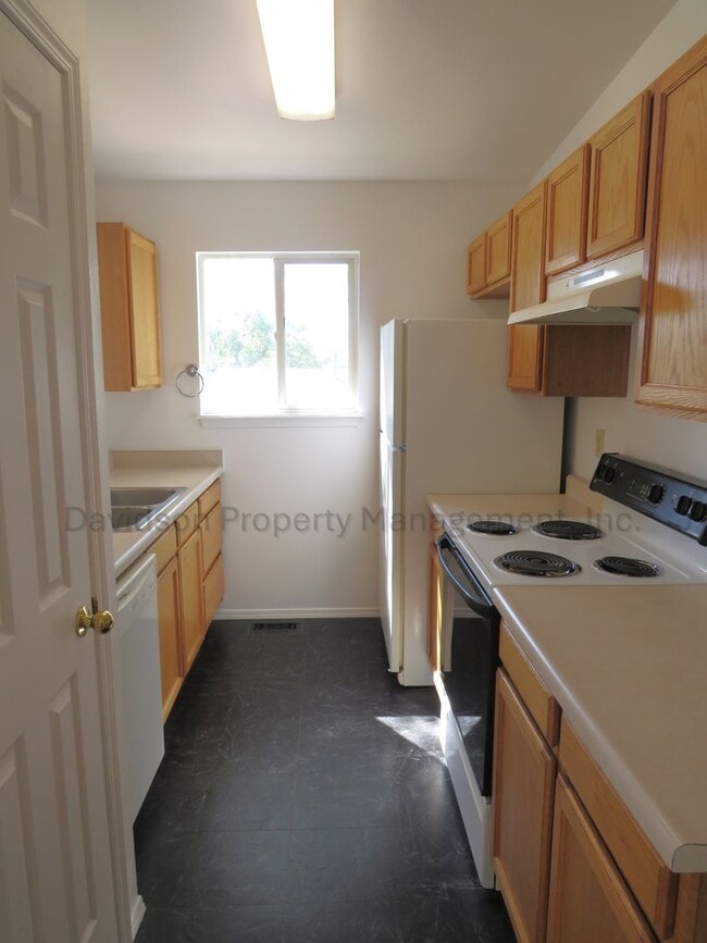 Building Photo - 2125 W Platte Ave