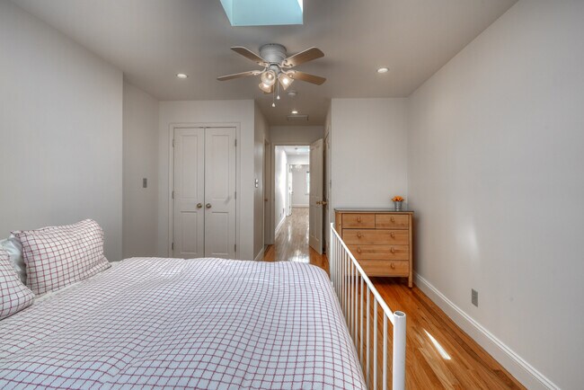 Building Photo - 634 Eislen St