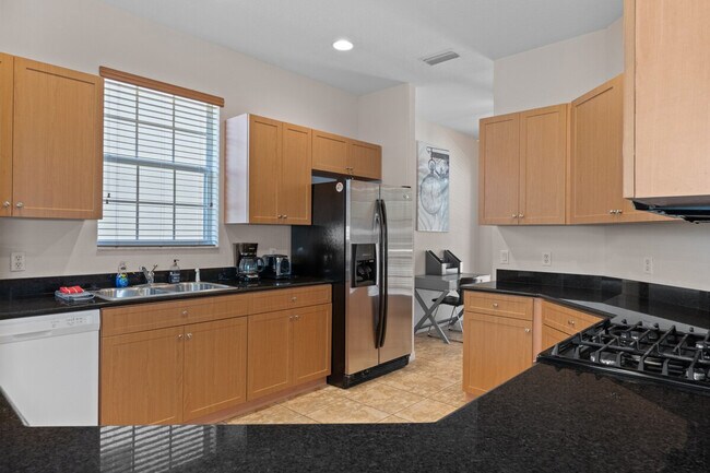 Building Photo - 4765 S Amstel Dr