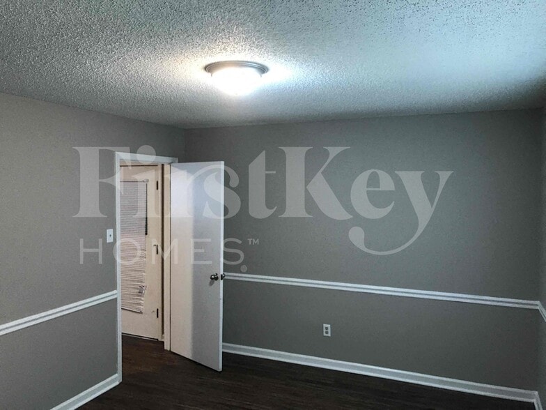 Building Photo - 5015 Hickory Bark Dr