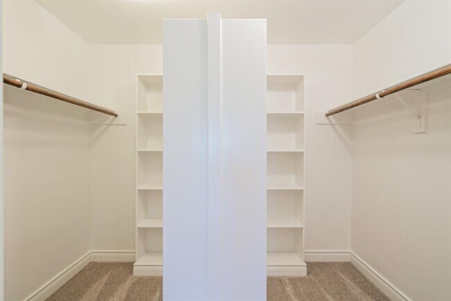 Building Photo - 9103 Harbor Hills Dr