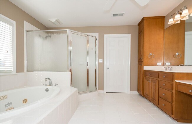 Building Photo - Waterfront Community Estate Home at Sterli...