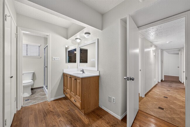 Building Photo - 3107 Pecan Point Dr