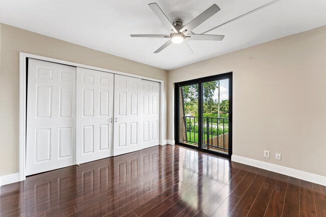 Building Photo - 301 Waterview Dr
