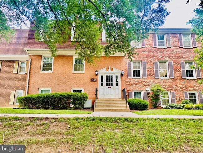 Building Photo - 732 Quince Orchard Blvd