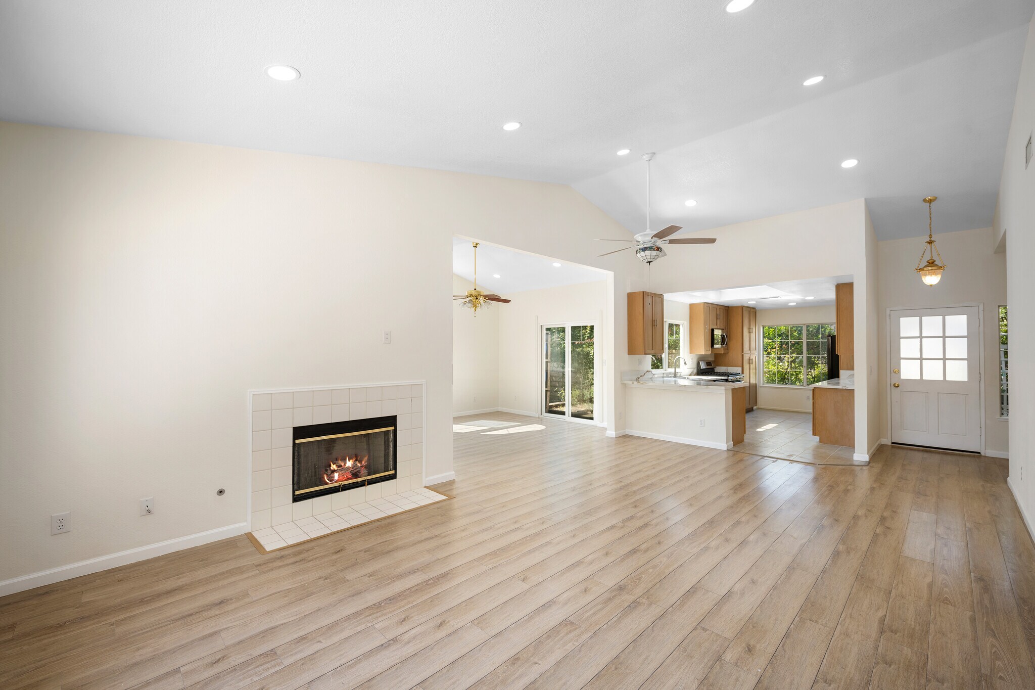 Building Photo - 27031 Benton Ct