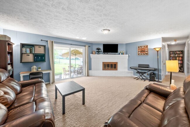 Building Photo - 3611 Bahama Dr