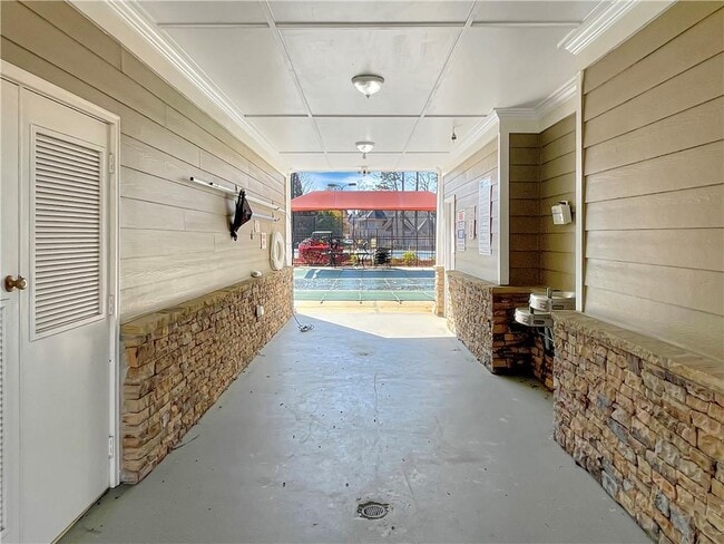 Building Photo - 1911 Berkshire Eve Dr