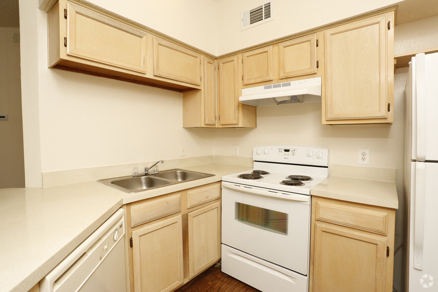 1BR,1BA - Trace Apts.