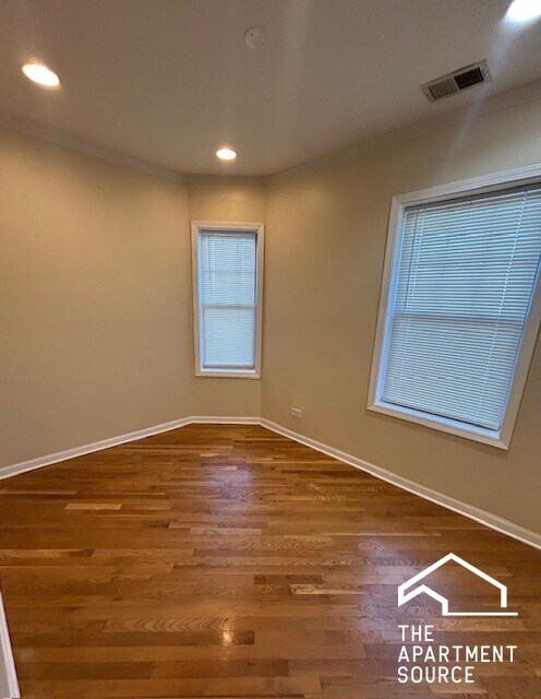 Building Photo - 2053 W Summerdale Ave