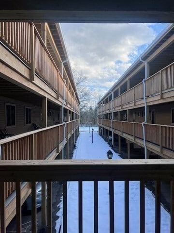 Building Photo - 215 Chelmsford St