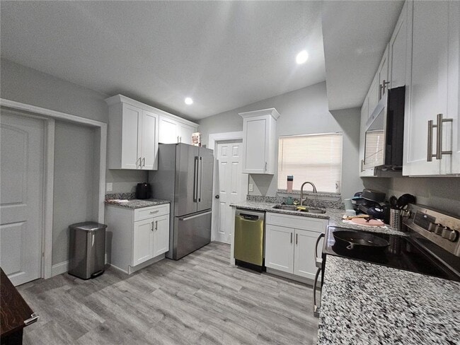 Building Photo - 6020 Beechmont Blvd